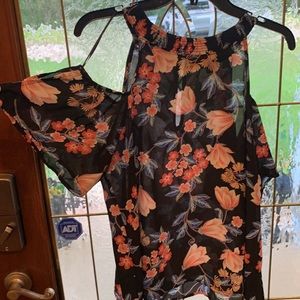 Women off-shoulder floral top